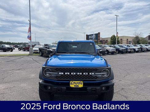 Used 2025 Ford Bronco Badlands AWD/4WD image 4