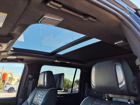 Used 2022 Cadillac Escalade ESV Sport Platinum image 32