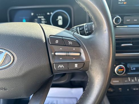 Used 2022 Hyundai Kona Limited FWD image 16