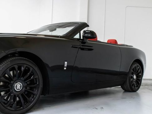 Used 2020 Rolls-Royce Dawn RWD image 30