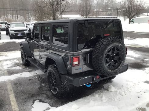 Used 2023 Jeep Wrangler Unlimited w/ Cold Weather Group image 5