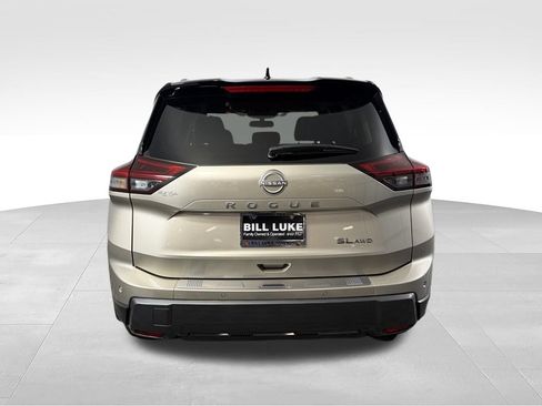 Used 2025 Nissan Rogue SL AWD/4WD image 8