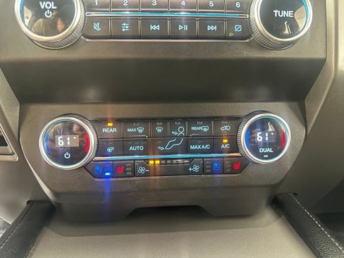 Used 2019 Ford Expedition XLT w/ Equipment Group 202A RWD image 35