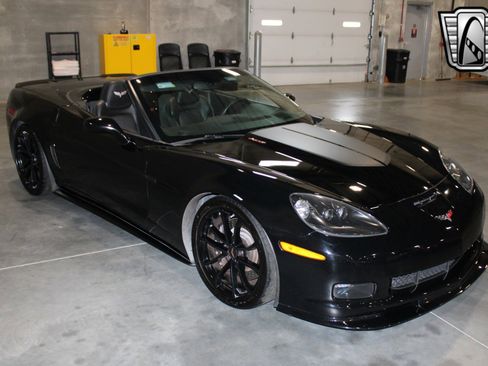 Used 2013 Chevrolet Corvette 427 w/ 1SB Preferred Equipment Group image 7