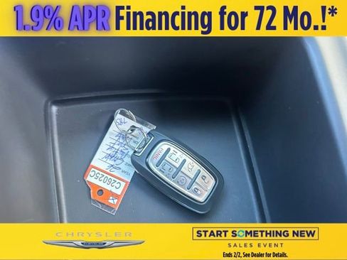 New 2026 Chrysler Pacifica Select image 27