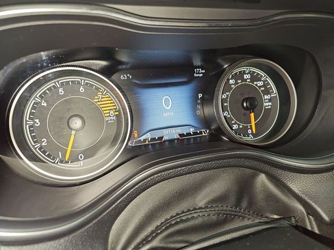 Used 2020 Jeep Cherokee Limited image 28