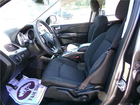 Used 2018 Dodge Journey SE w/ Blacktop Package image 3