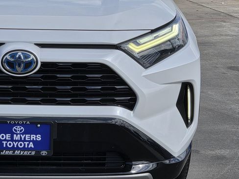Used 2023 Toyota RAV4 XSE AWD/4WD image 4