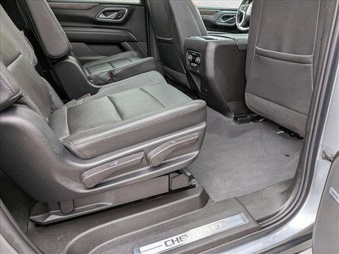 Used 2023 Chevrolet Suburban Z71 w/ Luxury Package AWD/4WD image 18