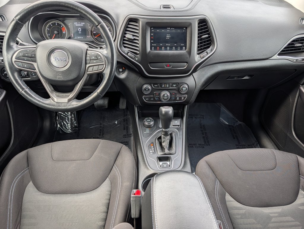 Used 2019 Jeep Cherokee Latitude w/ Comfort & Convenience Group AWD/4WD image 18