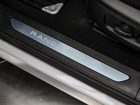 Used 2024 Land Rover Range Rover Evoque Dynamic SE image 37