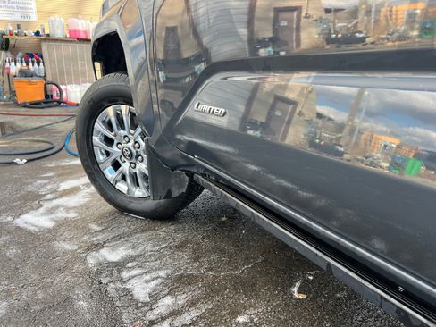 Used 2024 Toyota Tacoma Limited image 40