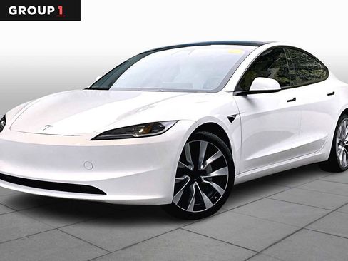 Used 2024 Tesla Model 3 Standard Range image 1