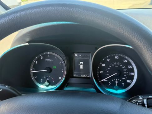 Used 2018 Hyundai Santa Fe Sport FWD image 17