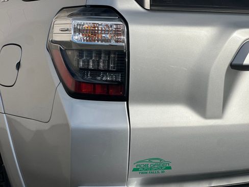 Used 2024 Toyota 4Runner SR5 Premium w/ Moonroof Package AWD/4WD image 33