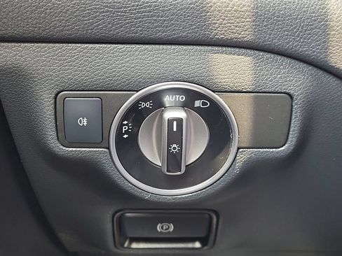 Used 2019 Mercedes-Benz CLA 250 4MATIC image 35