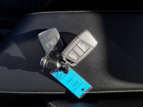 Used 2022 Volkswagen Jetta SE image 36