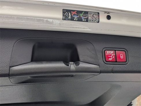 Used 2023 Mercedes-Benz GLS 580 4MATIC image 33