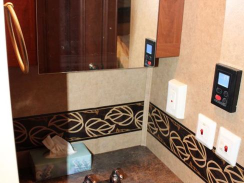 Used 2013 Ford E-450 and Econoline 450 Super Duty w/ Motorhome Prep Pkg image 25