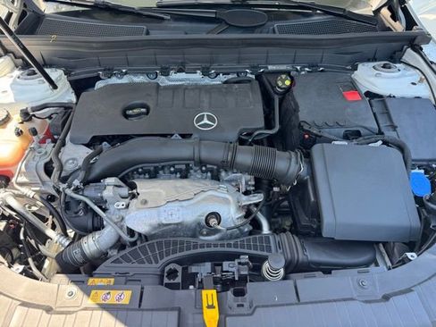 Certified 2022 Mercedes-Benz GLB 250 4MATIC image 10