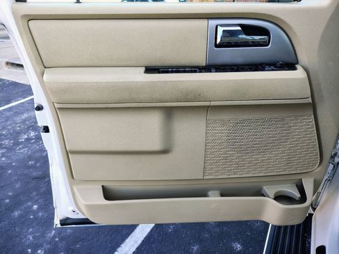 Used 2015 Ford Expedition Limited w/ Equipment Group 301A image 9