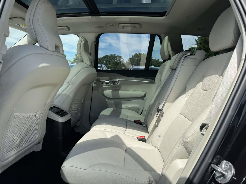 Certified 2024 Volvo XC90 T8 Plus w/ Protection Package Premier AWD/4WD image 9