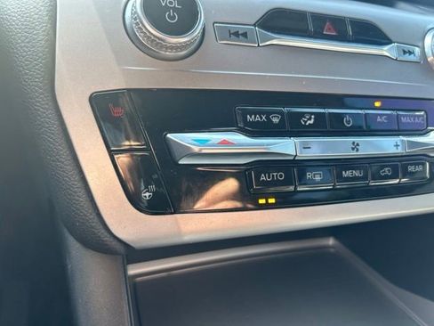 Used 2023 Ford Explorer XLT w/ Equipment Group 202A RWD image 12