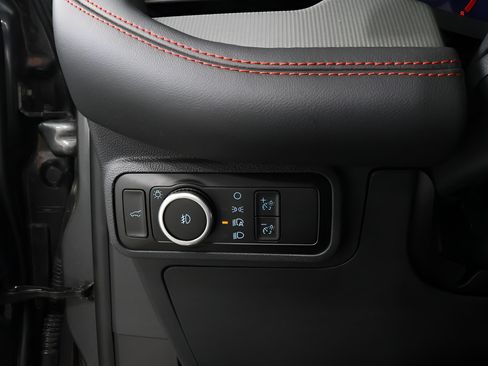 Used 2025 Ford Explorer ST-Line w/ ST-Line Street Pack AWD/4WD image 19