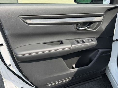 Used 2025 Honda CR-V Sport image 18