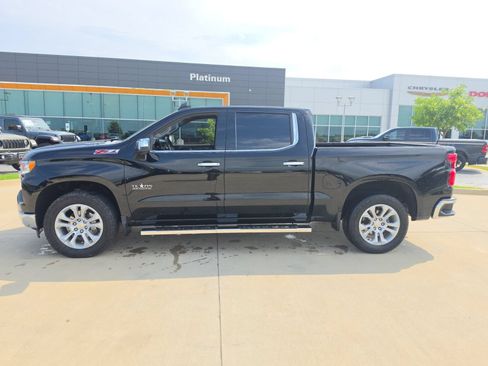 Used 2023 Chevrolet Silverado 1500 LTZ w/ Z71 Off-Road Package AWD/4WD image 2