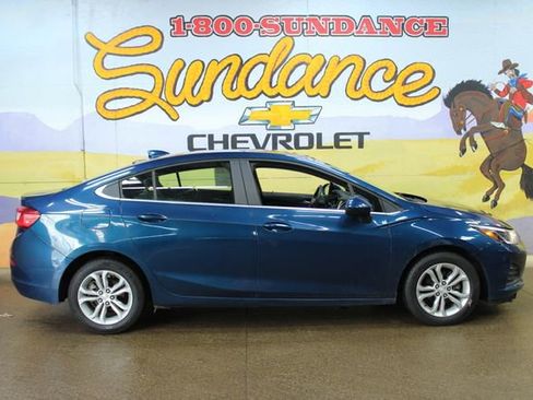 Used 2019 Chevrolet Cruze LT w/ LT True North Edition FWD image 1