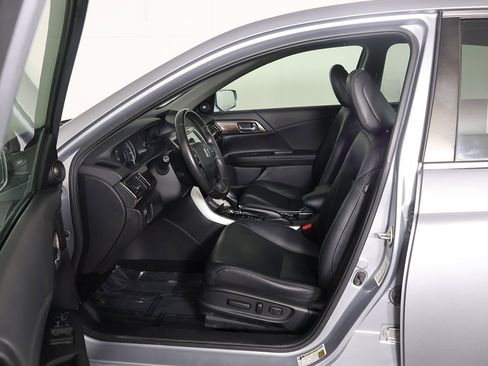 Used 2017 Honda Accord EX-L image 23