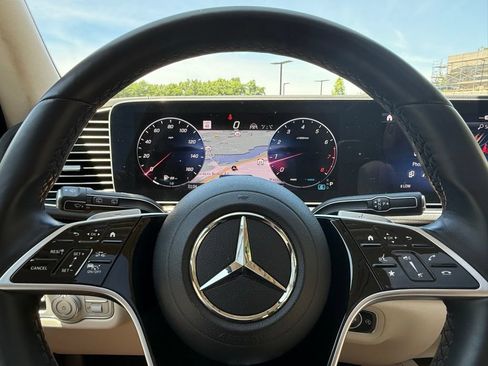 Used 2024 Mercedes-Benz GLS 450 4MATIC image 29