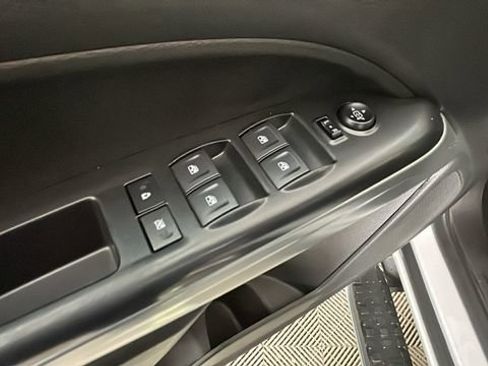 Used 2022 Chevrolet Colorado LT RWD image 11