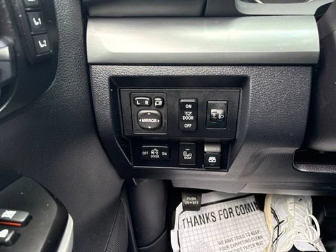 Used 2017 Toyota Tundra Platinum AWD/4WD image 15