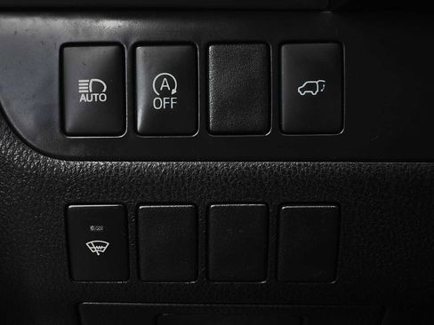 Used 2018 Toyota Highlander XLE image 26