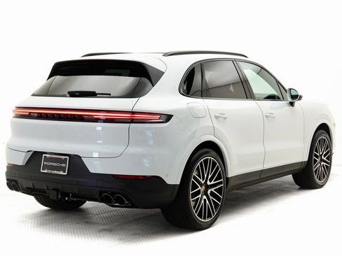 New 2025 Porsche Cayenne image 33