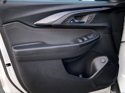 Used 2023 Chevrolet TrailBlazer RS w/ Sun and Liftgate Package FWD image 19