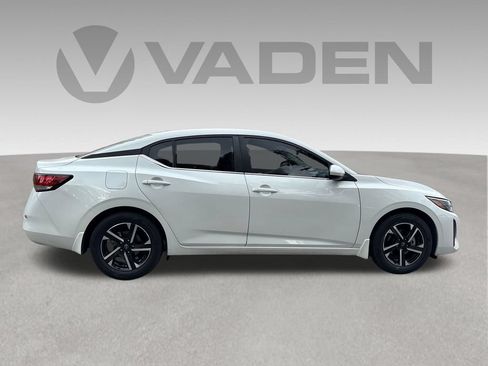 Used 2025 Nissan Sentra SV FWD image 29
