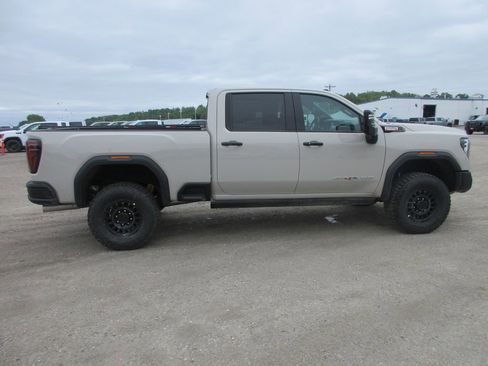 New 2026 GMC Sierra 2500 AT4X w/ AT4X AEV Edition AWD/4WD image 3