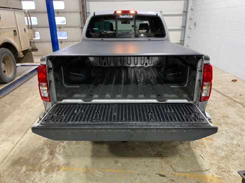 Used 2015 Nissan Frontier SV image 14