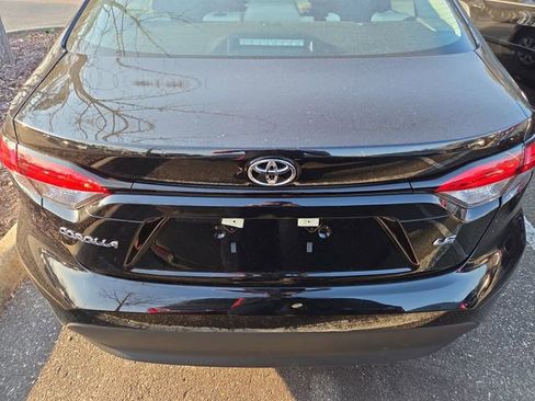 Used 2026 Toyota Corolla LE image 4