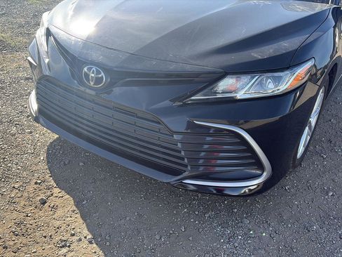 Used 2021 Toyota Camry LE image 4