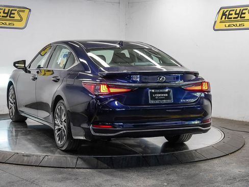 Used 2025 Lexus ES 300h w/ Accessory Package (Z2) FWD image 2