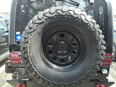 Used 2006 Jeep Wrangler Unlimited Rubicon AWD/4WD image 10