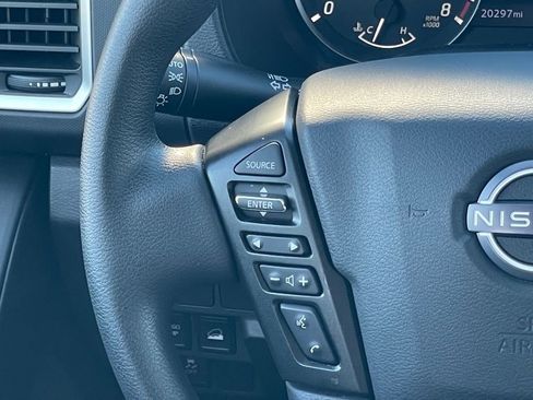 Used 2023 Nissan Frontier SV w/ Technology Package image 13