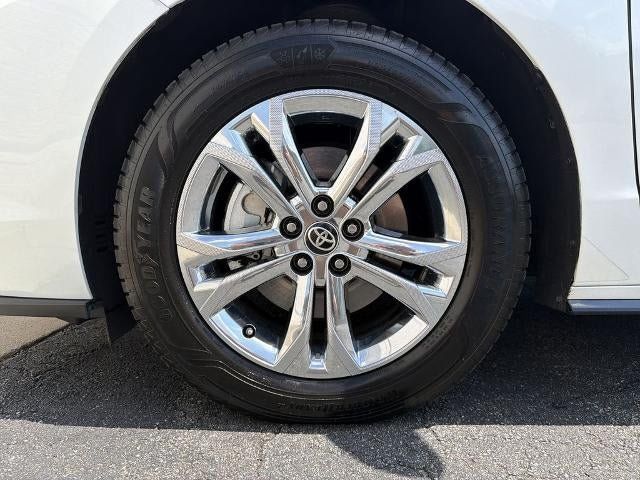 Used 2023 Toyota Sienna XSE AWD/4WD image 11