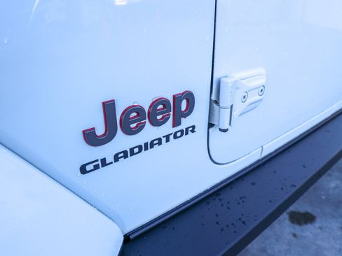 Used 2020 Jeep Gladiator Rubicon image 16