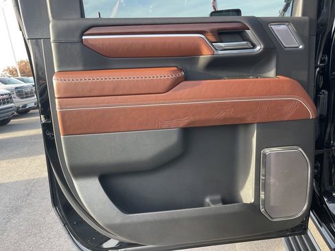 Used 2025 GMC Sierra 3500 Denali Ultimate image 14