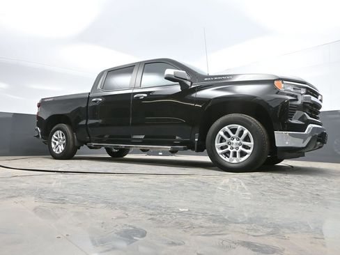 Used 2024 Chevrolet Silverado 1500 LT image 30